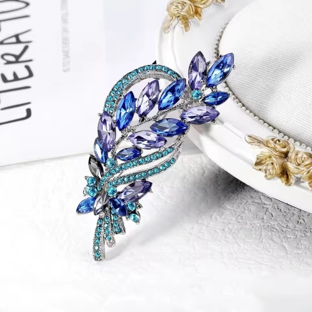 Sapphire and Silver Leaf Brooch - Picture 4 of 5